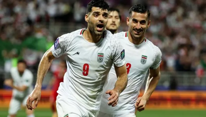 مشاركة إيران في مونديال 2026: تأشيرات وعلم وإقصاءات تُلقي بظلالها على الاستعداد