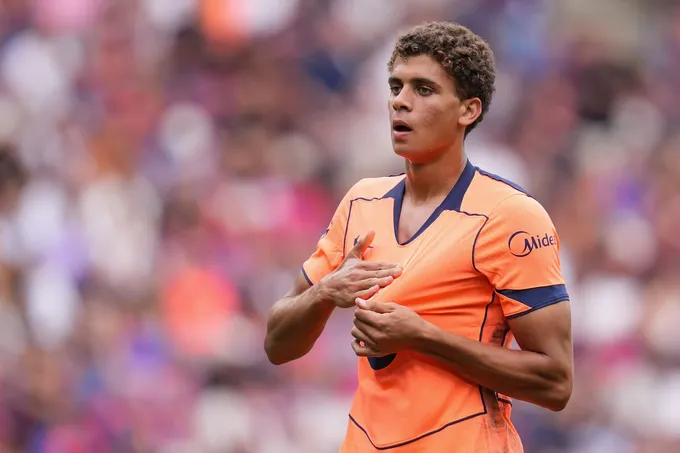 برشلونة يمدد عقد المهاجم المصري حمزة عبد الكريم حتى 2030