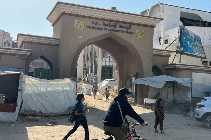 أزمة التعليم في غزة: بين خيام الدراسة ومنح بلجيكا المحاصرة