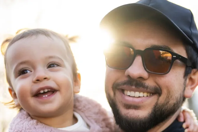 الملكة رانيا تهنئ ولي العهد الأمير الحسين بعيد ميلاده الـ32