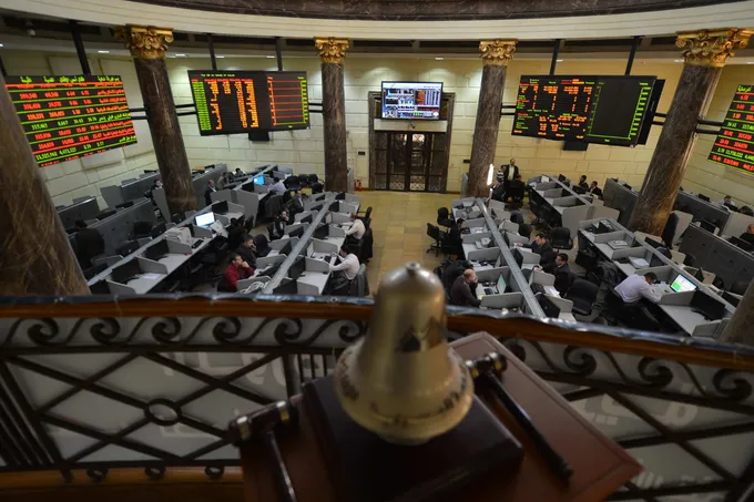 البورصة المصرية تتراجع تحت وطأة الضغوط البيعية والتوترات الإقليمية