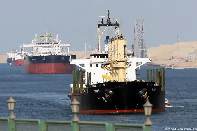 باب المندب في مرمى التصعيد: تداعيات الحوثيين على قناة السويس والأمن الإقليمي