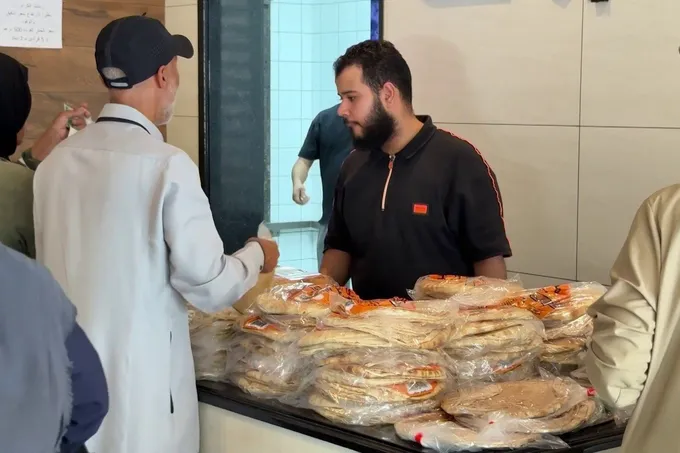 أزمة كهرباء ووقود ودقيق تضرب غرب ليبيا وتهدد بارتفاع أسعار الخبز