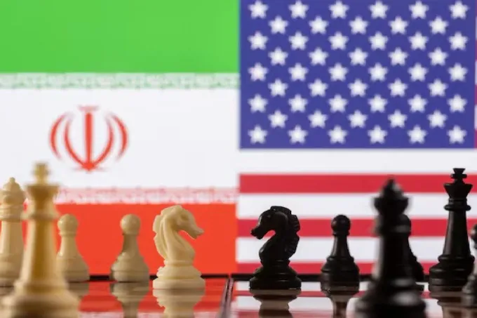 ترامب يعلن فتح مضيق هرمز ويرفض التفاوض مع إيران