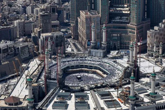 إنذارات طوارئ تشمل مكة وجدة والطائف وينبع ثم رفعها في اليوم نفسه