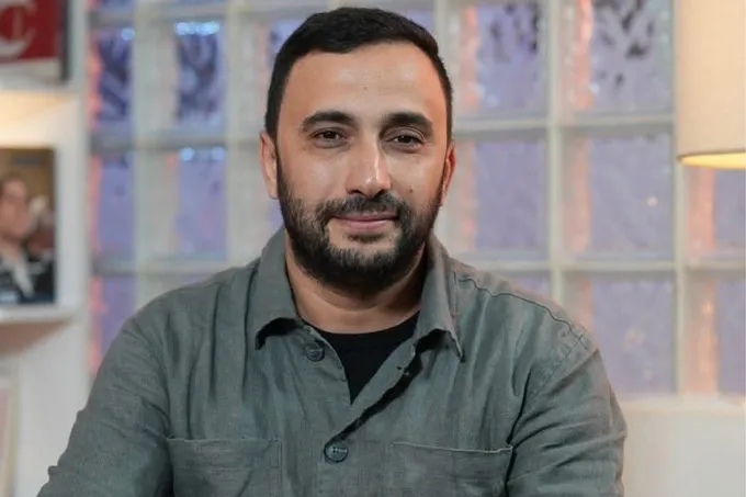 السلطات التونسية تعتقل الصحفي البارز محمد اليوسفي أمام مقر إذاعة