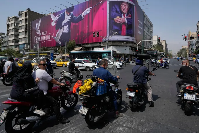 ترامب يدرس ضربات دورية في مضيق هرمز لمنع إيران من إعادة بناء قدراتها البحرية
