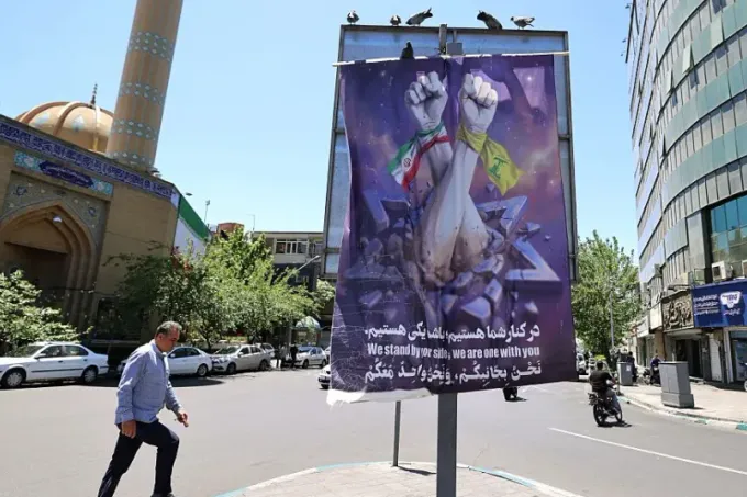 مضيق هرمز في زمن الحرب: بين حركة الملاحة المستأنفة ومعاناة السكان المحليين