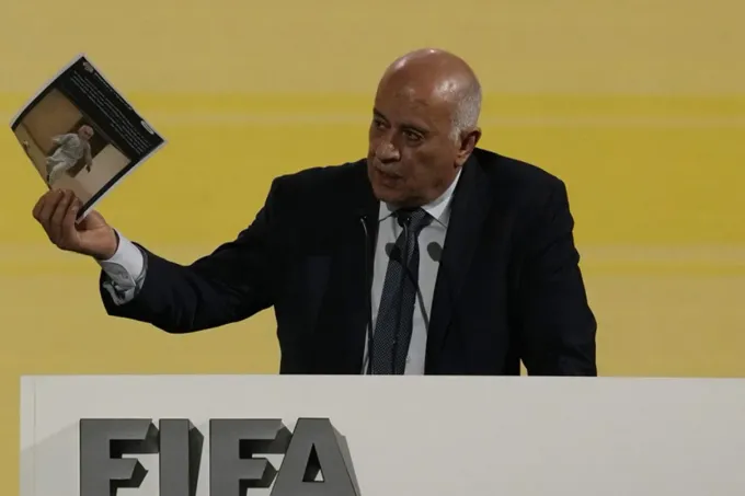 أمريكا وكندا ترفضان منح تأشيرة لرئيس الاتحاد الفلسطيني لكرة القدم لحضور مونديال 2026