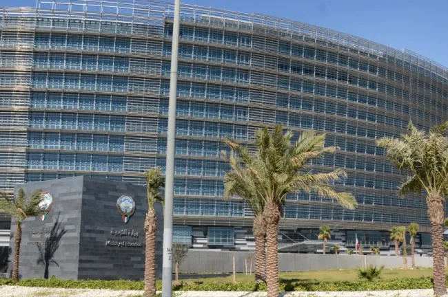 الكويت تطلق برنامجاً إلزامياً لإعداد المعلمين الجدد لمدة عام بمعايير عالمية