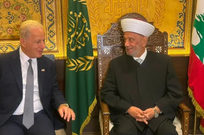 السفير الأمريكي عيسى: المفاوضات مستمرة ويسأل لماذا لا يُطالَب حزب الله بتسليم سلاحه