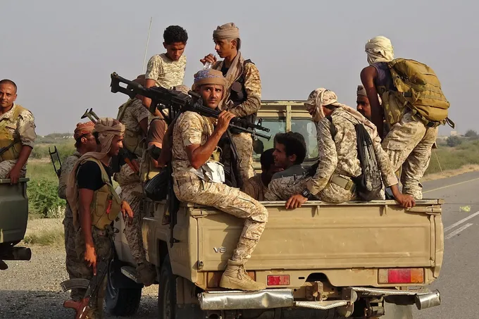 الجيش اليمني ينفّذ عملية عسكرية على عدة محاور رداً على هجمات الحوثيين في مأرب وحضرموت