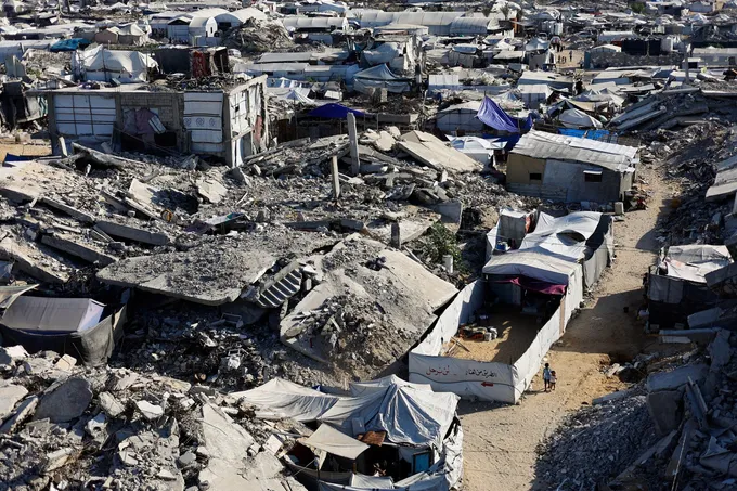 استشهاد فلسطيني وإصابة عشرات في اعتداءات بغزة والضفة الغربية
