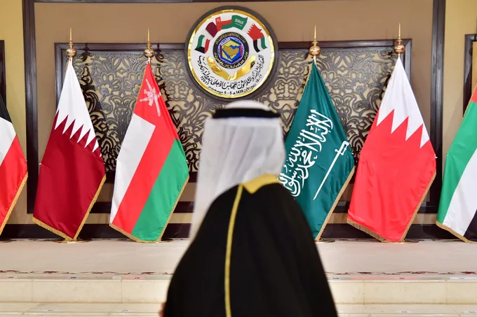 الإمارات تتعرض لهجمات صاروخية إيرانية جديدة بعد وقف إطلاق النار
