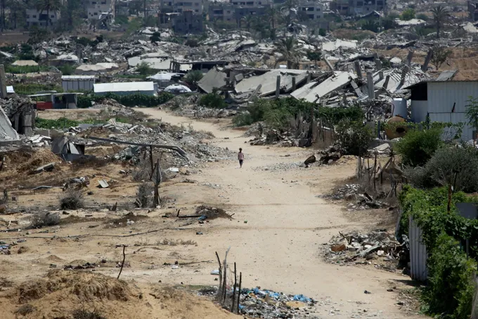 قصف مدفعي إسرائيلي يصيب فلسطينيين في غزة وسط خروقات متواصلة لوقف إطلاق النار