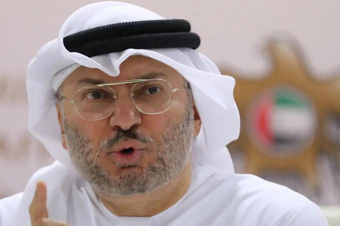 قرقاش يدعو إلى الحل السياسي مع إيران في خضم التوترات الإقليمية