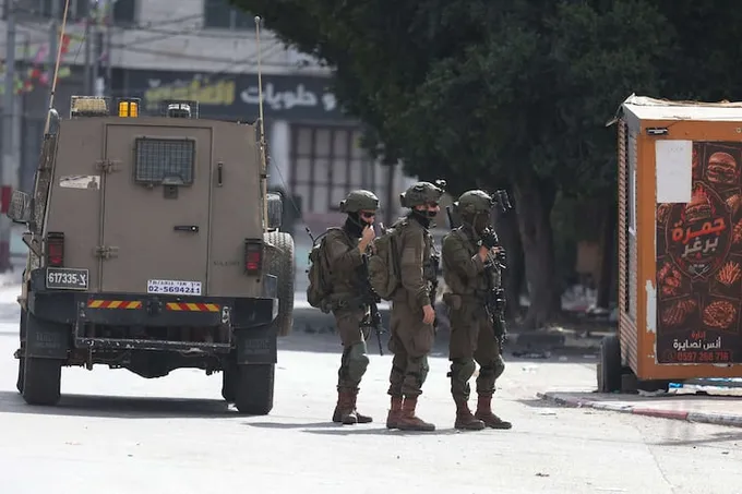 هجمات مستوطنين على الضفة الغربية تخلّف قتيلاً وعشرات المصابين