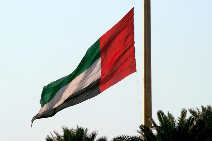 الإمارات تنفي قطعياً تحويل 3 مليارات دولار إلى إيران وسط تقارير عن صفقات سرية خليجية