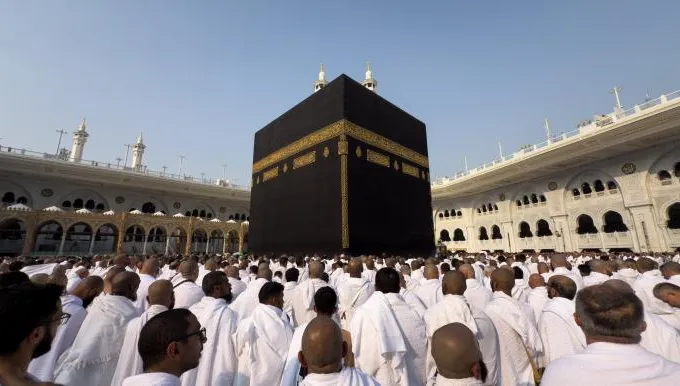 السعودية تطلق تأشيرة عمرة متعددة الدخول بصلاحية عام وإقامة تصل إلى 90 يوماً