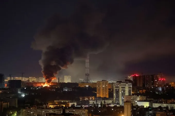 روسيا تشن هجوماً بالصواريخ الباليستية على كييف وسط تحذيرات من عجز الناتو عن الدعم