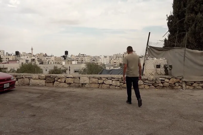 تهجير آلاف الفلسطينيين من أحياء في الخليل إثر عملية عسكرية إسرائيلية