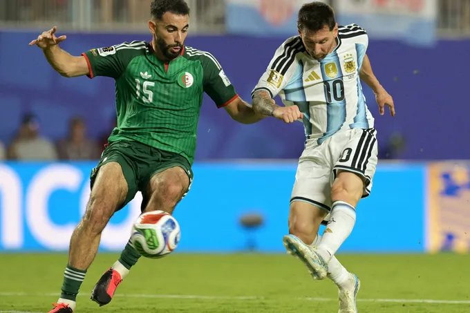 ميسي يسجل هاتريك ويعادل رقم كلوزه في مونديال 2026 مع فوز الأرجنتين على الجزائر 3-0