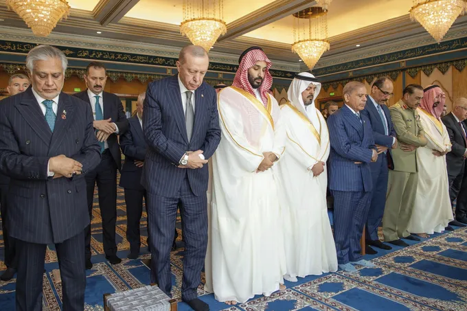 السعودية وتركيا وباكستان توقّع «اتفاقية مكة للدفاع المشترك» وسط تساؤلات حول دلالاتها الإقليمية