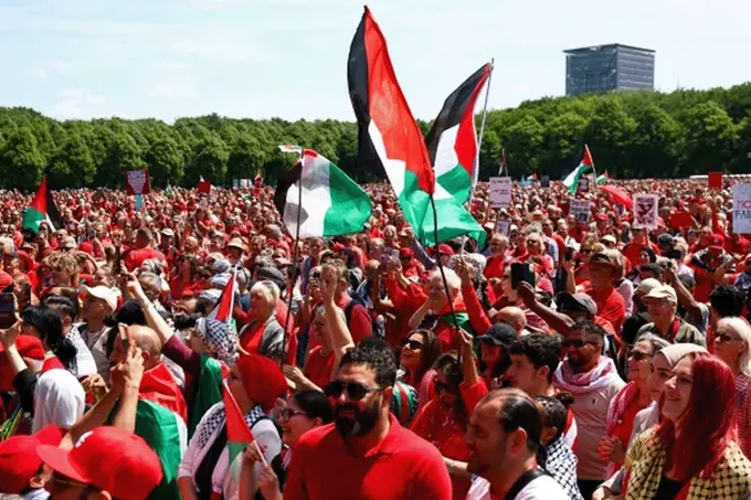 في الذكرى الثالثة لطوفان الأقصى.. مظاهرات تضامنية مع فلسطين تجوب مدن العالم