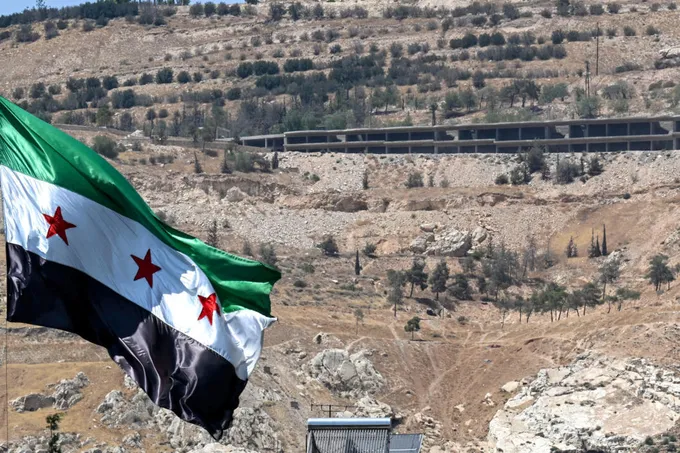 إيران تهدد بالتحول إلى الهجوم وواشنطن تلوّح بعقوبات غير مسبوقة مع انتهاء مهلة الستين يوماً