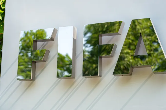 هجمات الحوثيين تُربك الرياضة السعودية: تأجيل بطولات وتساؤلات حول كأس آسيا 2027