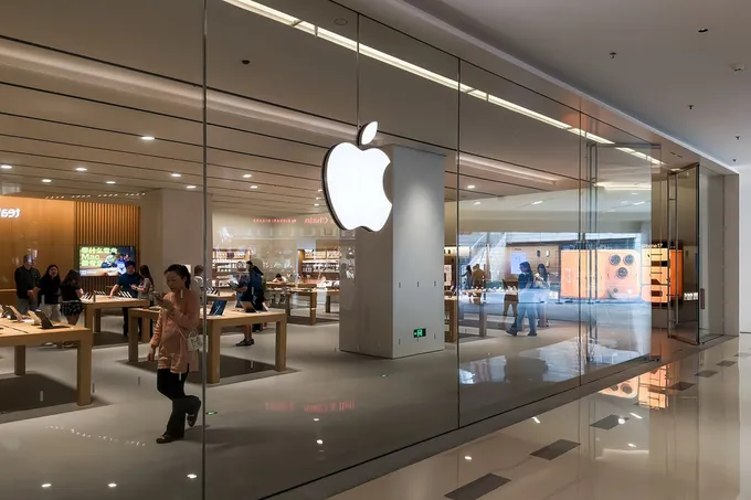 أبل تدخل سوق الهواتف القابلة للطي بـ«آيفون ديو» وتكشف عن iPhone 18 في مؤتمرها السنوي