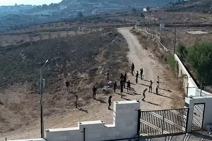 مستوطنون يحاصرون عائلات فلسطينية في قُصرة بنابلس والجيش الإسرائيلي يرسل تعزيزات
