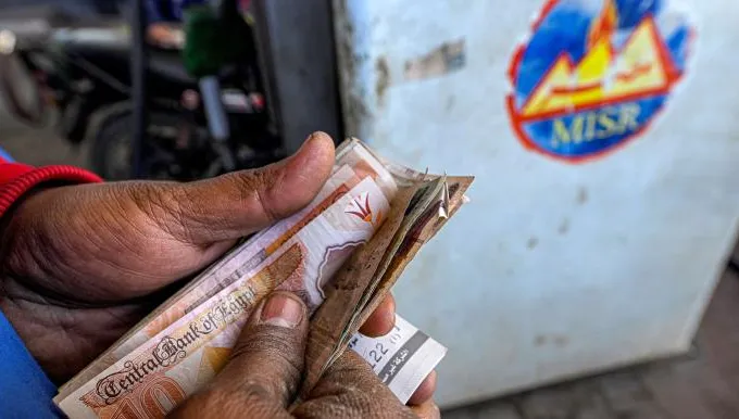 المركزي المصري يثبت الفائدة عند 19% للمرة الخامسة وسط مخاوف الأموال الساخنة
