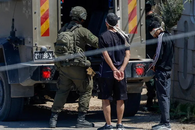 اقتحام بلدة بدّو واعتقال 53 فلسطينياً عقب مقتل مستوطن إسرائيلي