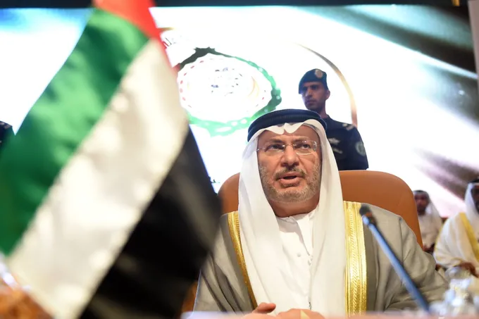 قرقاش يطالب بموقف خليجي موحد في مواجهة الهجمات الإيرانية على الكويت والبحرين