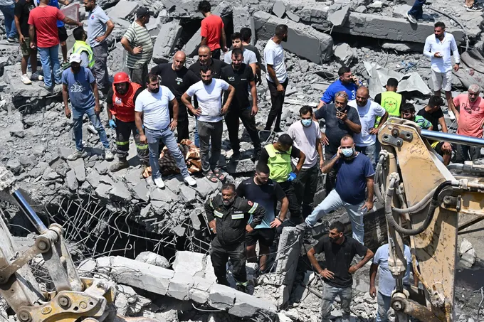 إسرائيل تعلن اغتيال قائد بارز في حزب الله بجنوب لبنان