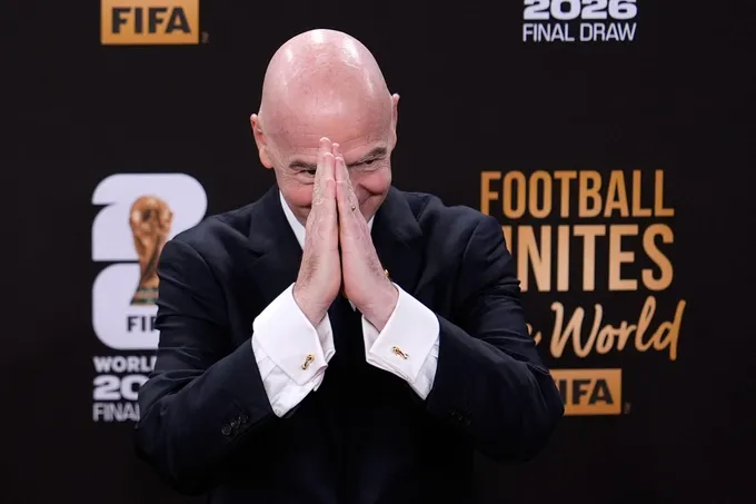فيفا يعتذر عن مشروع بيع حقوق كأس العالم ويجدد دعمه لإنفانتينو وسط تمرد يويفا