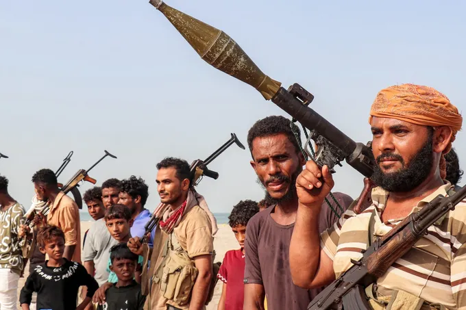 المبعوث الأممي يحذر من أكبر خطر لتجدد الصراع في اليمن منذ هدنة 2022