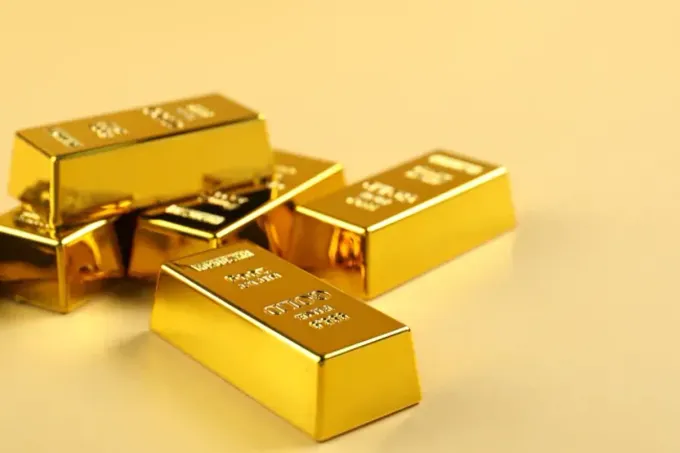 خبراء يتباينون حول مسار أسعار الذهب: فرصة شراء أم مزيد من التراجع؟
