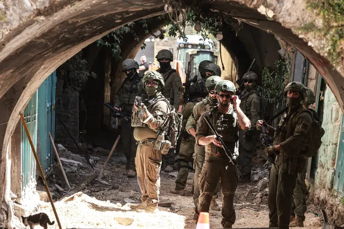سقوط قتلى فلسطينيين في غزة والضفة الغربية وسط تقارير أممية عن استهداف ممنهج للأطفال