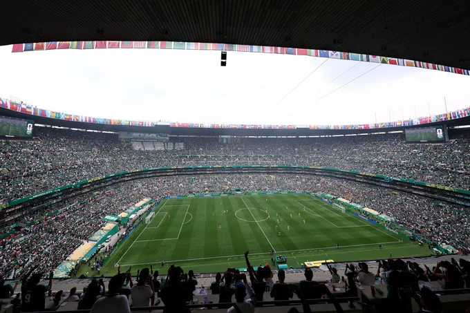 جدل على هامش كأس العالم 2026: من شعائر دينية إلى تدخين وفتحات في الملاعب
