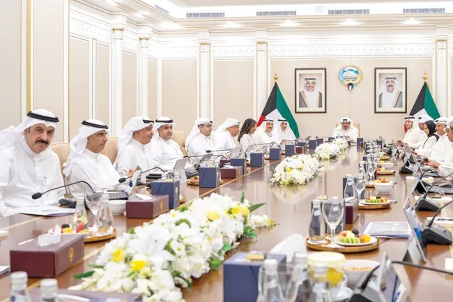 الحكومة الكويتية تقرّ تعديلات على قانون الجنسية تسقط الحقوق السياسية عن المتجنّسين