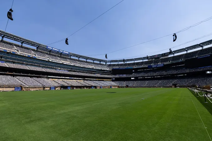 نجوم يترقبون كأس العالم 2026: تشاكا وماكغين وأربعة لاعبين تحت الأضواء