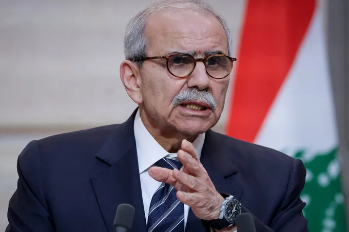 عون يؤكد المضي في التفاوض مع إسرائيل وسط تجميد إسرائيلي للعمليات الحساسة جنوب لبنان