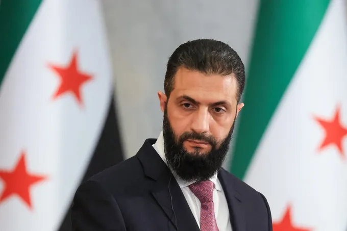 35 قتيلاً و30 مصاباً في تصادم حافلتي ركاب على طريق دمشق - دير الزور