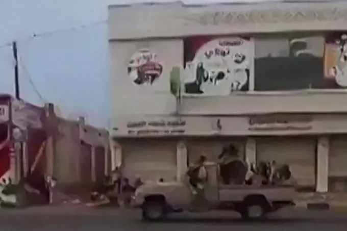 الحوثيون يُحكمون سيطرتهم على باب المندب وجزيرة بريم في ضربة للملاحة الدولية