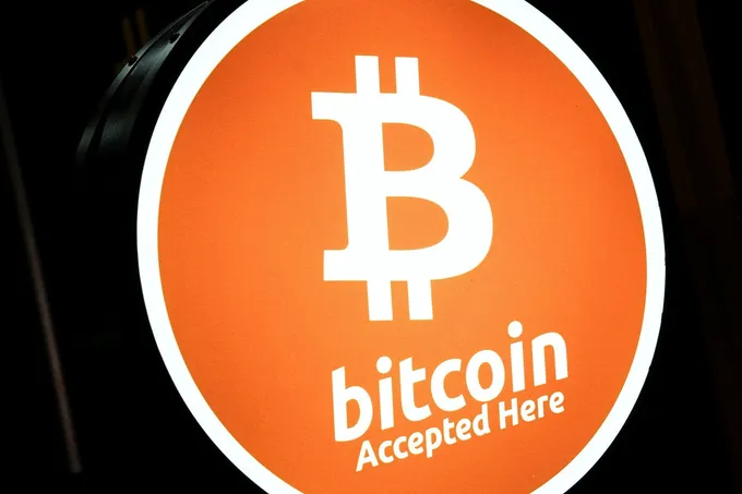 قراصنة يبتزون حكومة برلين بـ30 بيتكوين إثر خرق واسع لبيانات إدارية حساسة