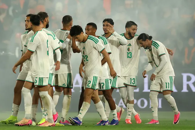 جماهير الجزائر تشعل أجواء أمريكا قبيل مواجهة الأرجنتين في كأس العالم