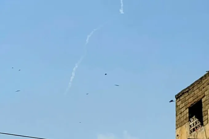 القوات اليمنية تشنّ غارات على مواقع الحوثيين في مأرب والجوف والضالع