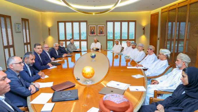 مشاورات عُمانية-إيرانية في مسقط حول مبادئ حرية الملاحة في مضيق هرمز